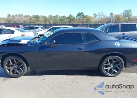 2018 Dodge Challenger Sxt Plus z USA, uszkodzony, nr VIN 2C3CDZAG8JH132331